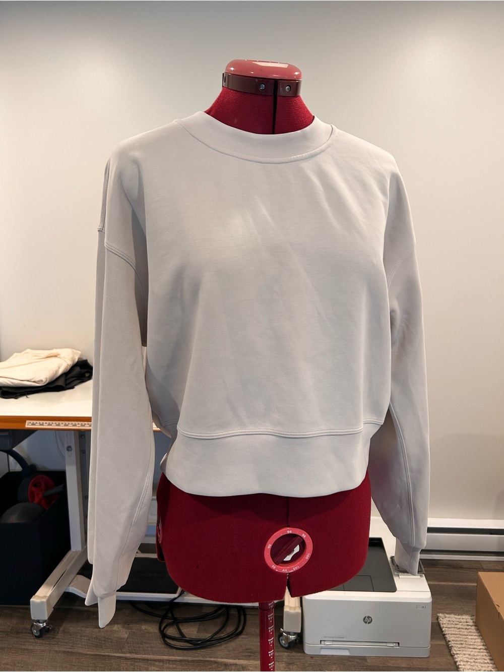 lululemon athletica Women’s Crewneck Sweatshirt - Light crème